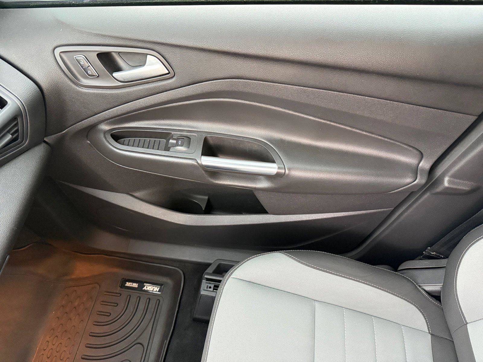 Used 2013 Ford Escape SE FWD image 28