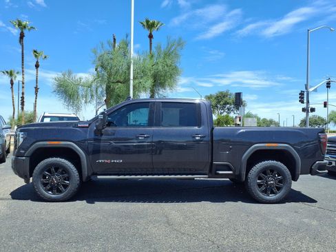 Used 2024 GMC Sierra 2500 AT4 w/ Technology Package AWD/4WD image 11