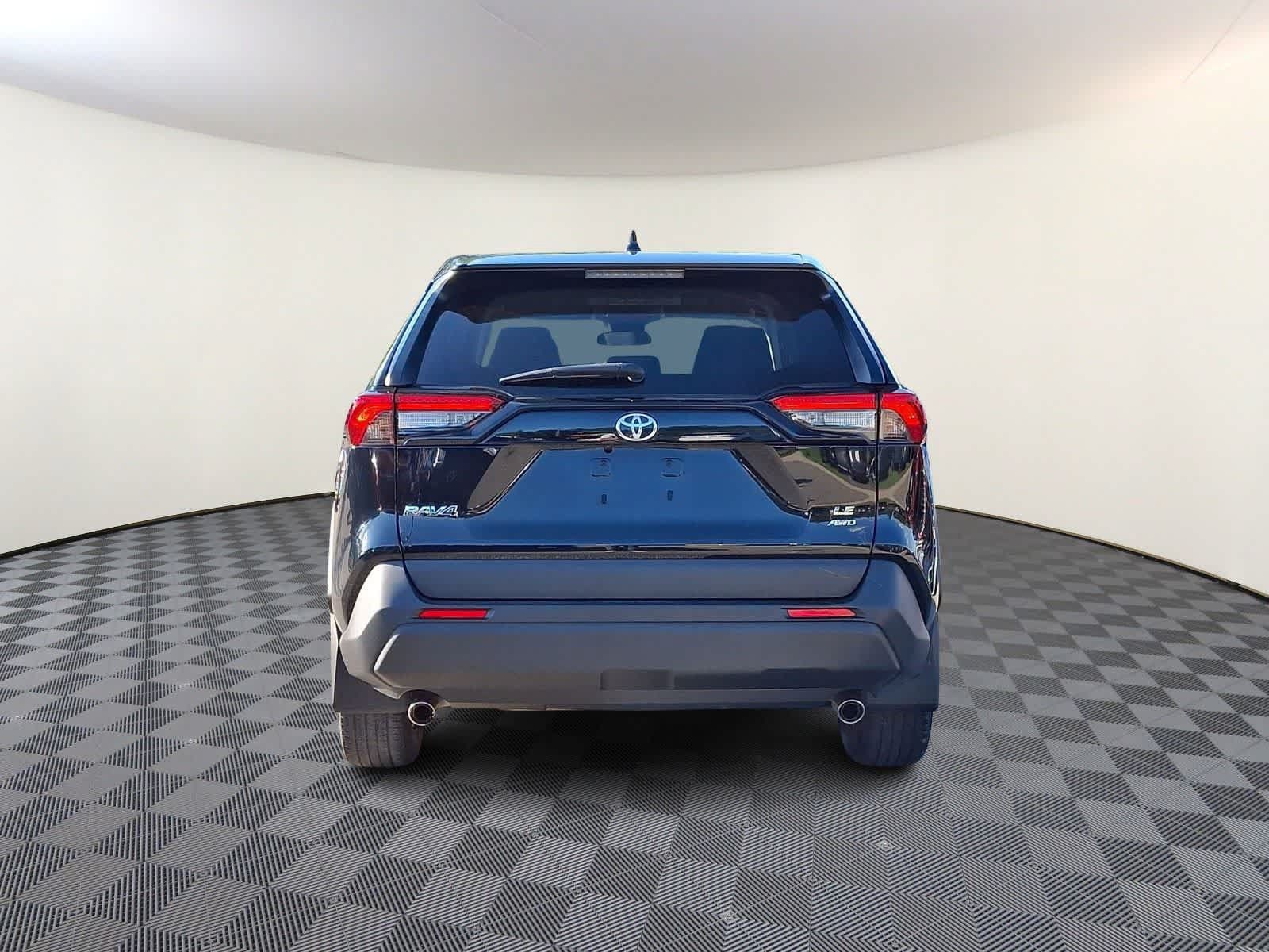Used 2023 Toyota RAV4 LE AWD/4WD image 6