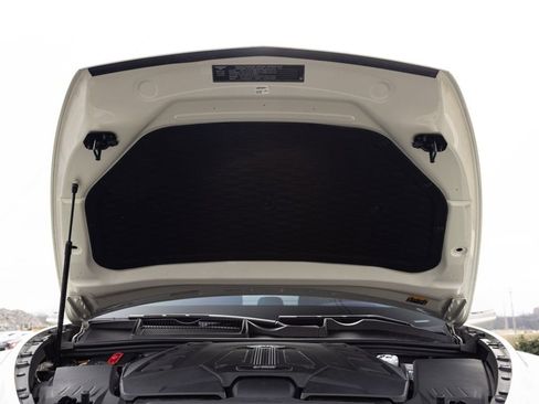 Used 2023 Bentley Bentayga Extended Wheelbase image 95