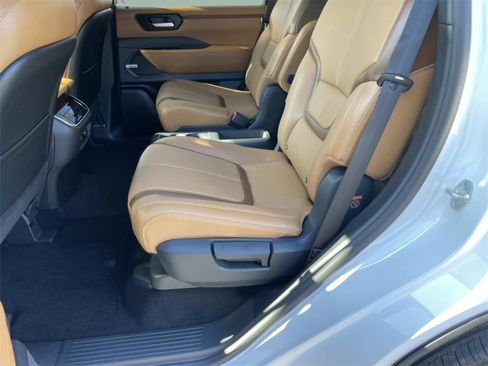 New 2026 Nissan Armada SL w/ Captain's Chari Seat Package image 11