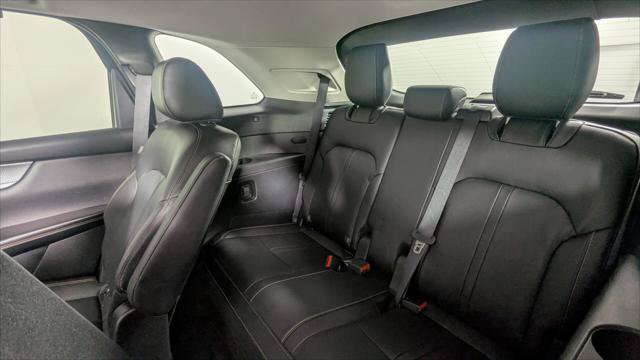 Used 2024 MAZDA CX-90 Plug-In Hybrid w/ Preferred AWD/4WD image 15