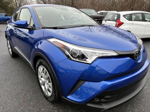 Used 2019 Toyota C-HR LE image 3