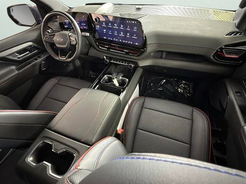 Certified 2025 Chevrolet Silverado EV RST image 34