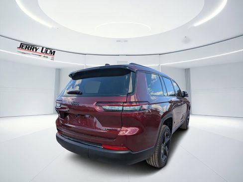 New 2025 Jeep Grand Cherokee L Limited w/ Black Appearance Package image 3