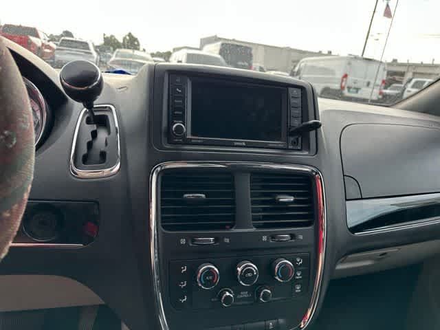 Used 2019 Dodge Grand Caravan SXT FWD image 4
