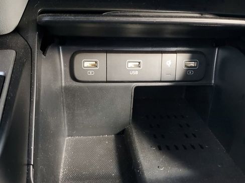 Certified 2023 Kia Sorento S w/ Panoramic Sunroof Package image 28