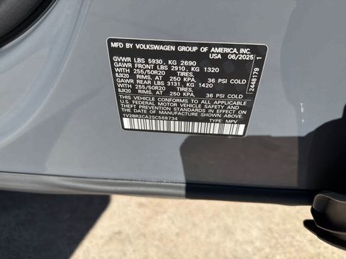 Used 2025 Volkswagen Atlas SEL AWD/4WD image 22