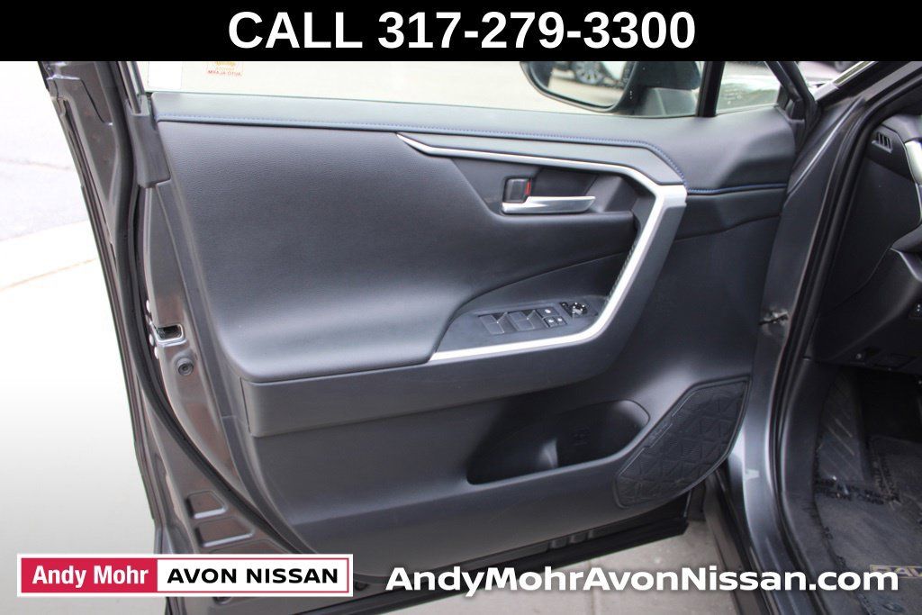 Used 2019 Toyota RAV4 XSE AWD/4WD image 18