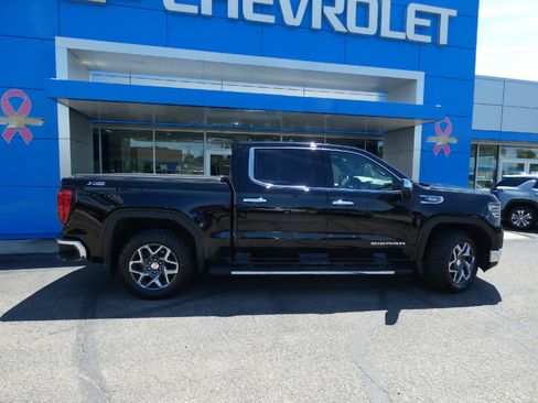 Certified 2023 GMC Sierra 1500 SLT w/ SLT Premium Package AWD/4WD image 2