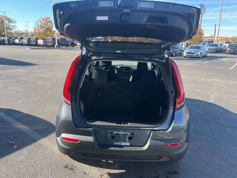 Used 2020 Kia Soul LX image 11