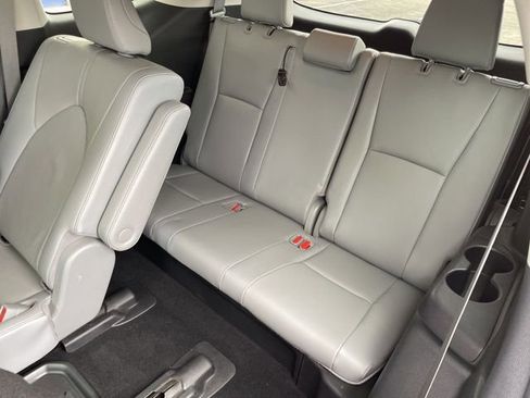 Used 2020 Toyota Highlander Limited AWD/4WD image 34