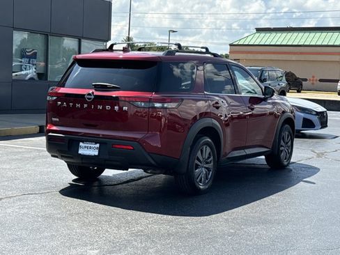 Certified 2025 Nissan Pathfinder SV FWD image 3