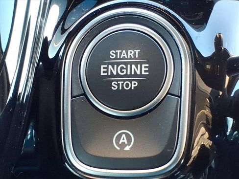 Certified 2025 Mercedes-Benz GLA 250 4MATIC image 21