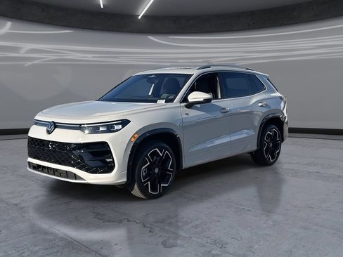 New 2026 Volkswagen Tiguan SEL R-Line AWD/4WD image 3