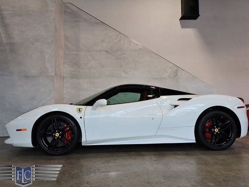 Used 2018 Ferrari 488 Spider RWD image 58