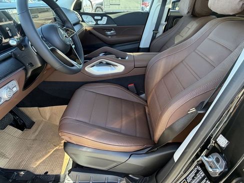New 2026 Mercedes-Benz GLS 450 4MATIC image 18