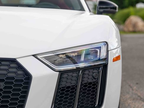 Used 2018 Audi R8 V10 RWD image 25