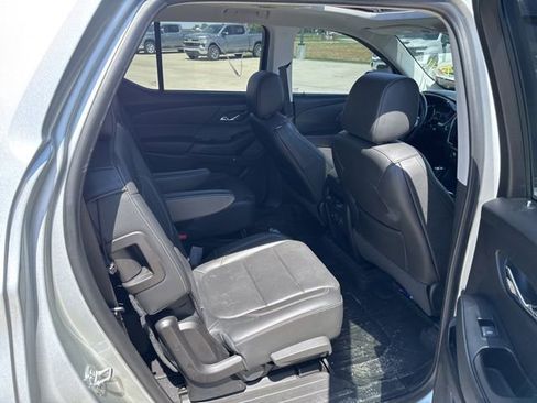 Used 2019 Chevrolet Traverse Premier w/ Redline Edition FWD image 11