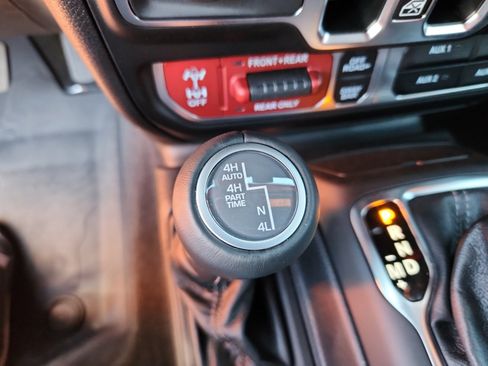 New 2025 Jeep Wrangler Unlimited Rubicon 392 image 33