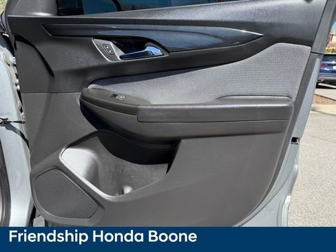 Used 2024 Chevrolet TrailBlazer LT w/ LT Cold Weather Package image 39