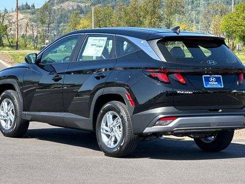 New 2025 Hyundai Tucson SE image 5