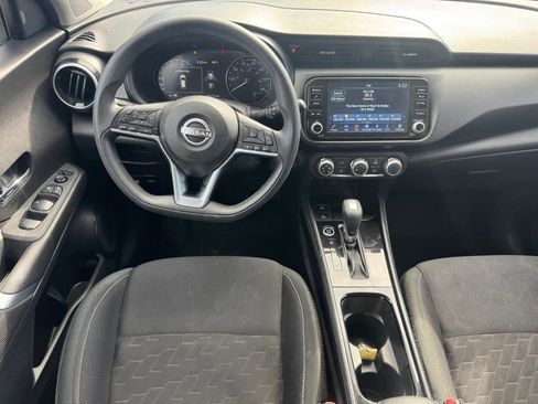 Used 2024 Nissan Kicks SV image 10