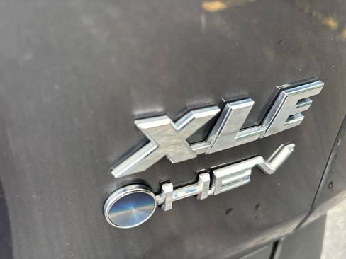 Used 2025 Toyota RAV4 XLE AWD/4WD image 22