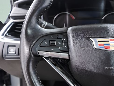 Used 2023 Cadillac XT6 Premium Luxury FWD image 12