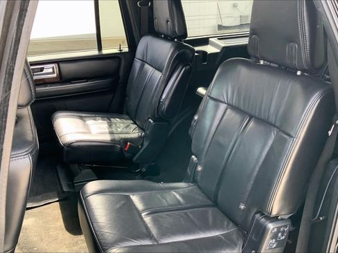 Used 2016 Lincoln Navigator L Select RWD image 20