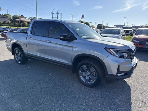 Certified 2025 Honda Ridgeline TrailSport image 2