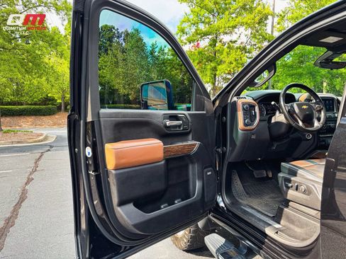 Used 2023 Chevrolet Silverado 2500 High Country w/ Z71 Off-Road Package AWD/4WD image 11