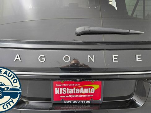 Used 2024 Jeep Wagoneer L Series II w/ Flexible Seating Group AWD/4WD image 37