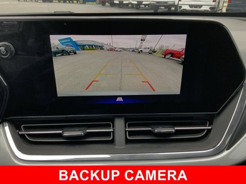 Used 2025 Chevrolet Trax LT w/ LT Convenience Package FWD image 39
