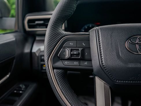 New 2025 Toyota Tacoma TRD Off-Road image 18