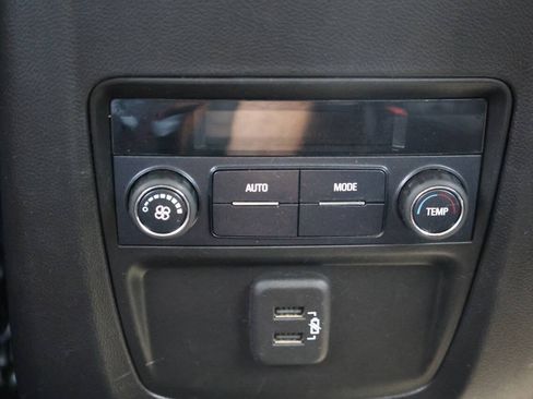 Used 2021 Buick Enclave Essence AWD/4WD image 23