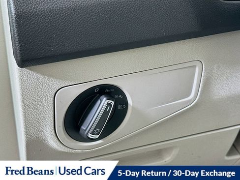 Certified 2023 Volkswagen Tiguan SE w/ Panoramic Sunroof Package image 11