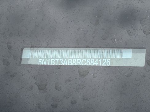 Used 2024 Nissan Rogue S image 34