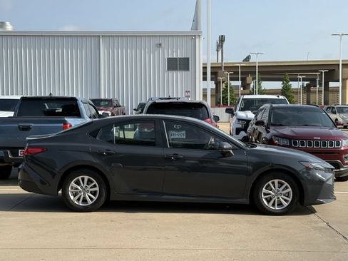Used 2025 Toyota Camry LE FWD image 3
