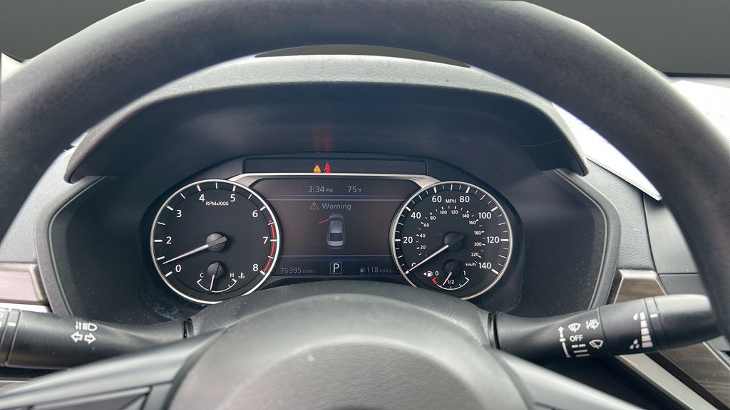 Used 2023 Nissan Altima 2.5 SV FWD image 11
