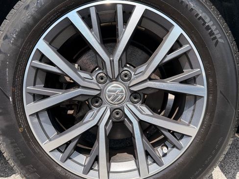 Used 2021 Volkswagen Tiguan S FWD image 9