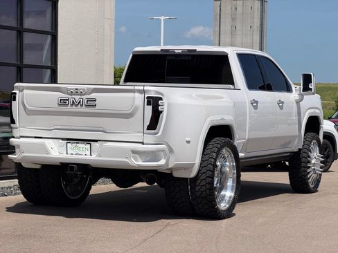 Used 2024 GMC Sierra 3500 Denali Ultimate AWD/4WD image 5