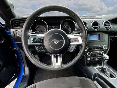 Used 2020 Ford Mustang Coupe RWD image 8