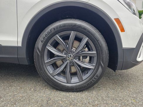 Certified 2022 Volkswagen Tiguan SE AWD/4WD image 9