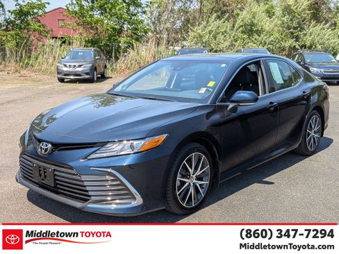 Certified 2021 Toyota Camry XLE w/ Navigation Package AWD/4WD image 7