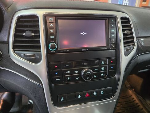 Used 2012 Jeep Grand Cherokee SRT8 w/ Luxury Group II image 24