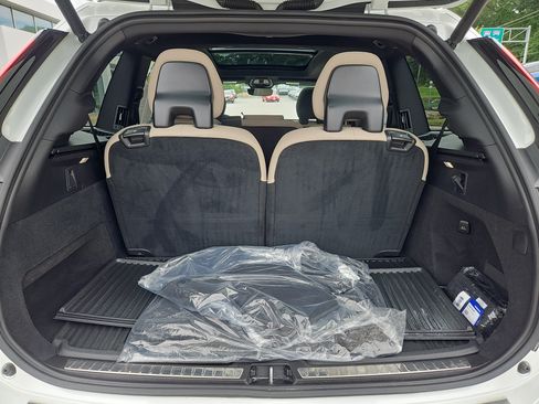 Used 2026 Volvo XC90 B6 Plus w/ Protection Package Premier AWD/4WD image 35