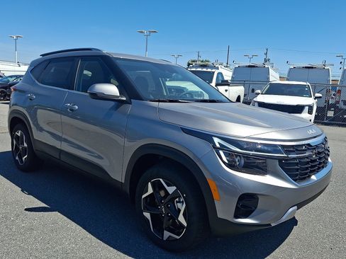 New 2026 Kia Seltos EX AWD/4WD image 2