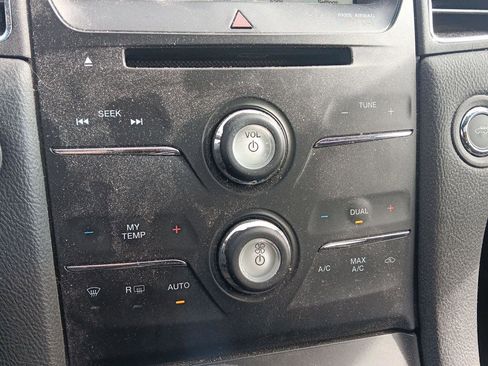 Used 2017 Ford Taurus SEL w/ Equipment Group 201A image 20