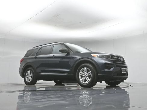 Certified 2023 Ford Explorer XLT RWD image 54